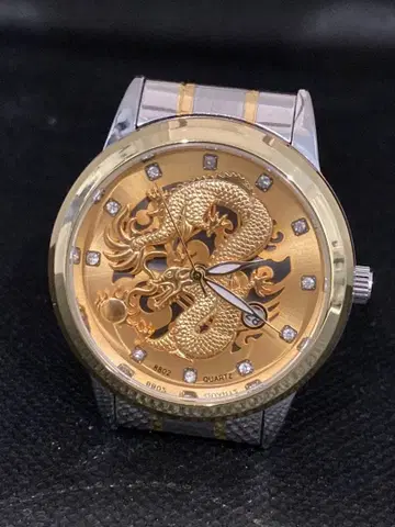 운수 업 드래곤 입체 다이아 부착 드래곤 골드 손목시계 원터치 벨트