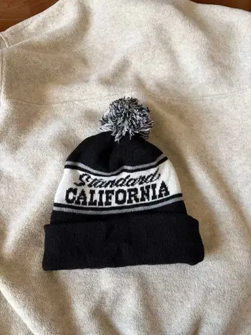 Standard California 니트 모자 폼폼 포함
