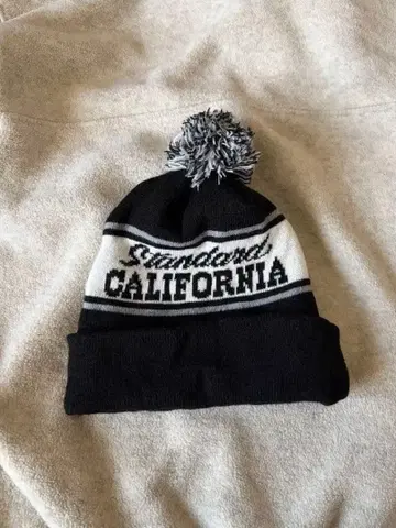 Standard California 니트 모자 폼폼 포함