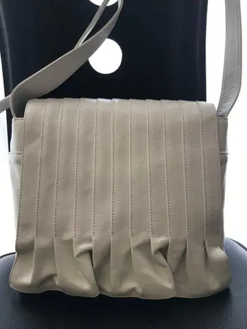 *미사용 새상품* 마담 히로코 숄더백 경량 화이트