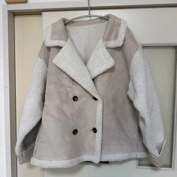 베이지 더블 브레스트 무스탕 코트 프리 사이즈