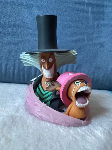 원피스 힐루룩과 초파 피규어