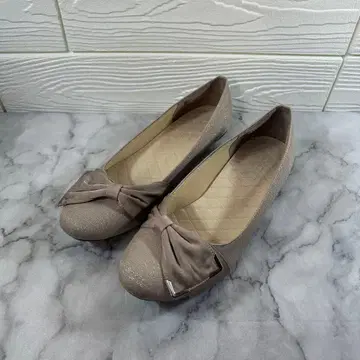 디자인 코베 베이지 리본 포함 플랫 펌프스 24cm