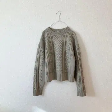 미라 오웬 Mila Owen 케이블 니트 긴팔 스웨터