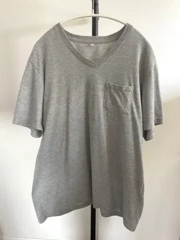 무제한 담기 묶음 판매 대상 그레이 V넥 T셔츠 L사이즈