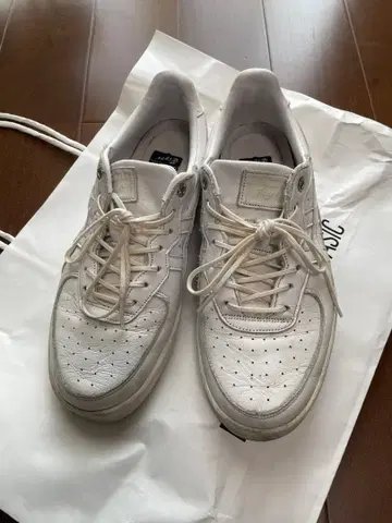 오니츠카타이거 Onitska Tiger 스니커즈