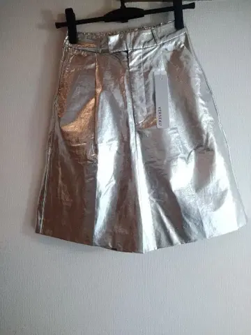 VERSEAU (베르소) 하프 팬츠 (실버)