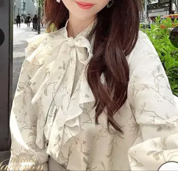 michellMacaron 미셸 마카롱 이노센스 플뢰르 상의