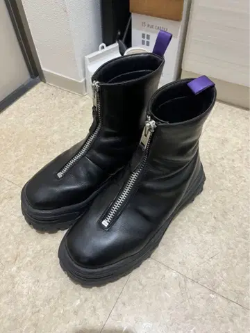 eytys 센터 지퍼 부츠