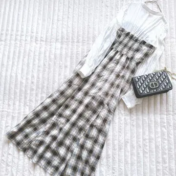 더즐린 긴팔 롱 원피스 Free 브라운 계열 체크 무늬 절개