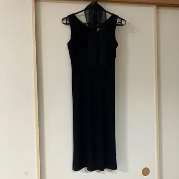 쿠미쿄쿠 블랙 슬리브리스 롱 원피스