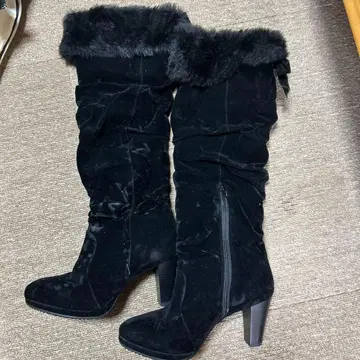 퍼 달린 블랙 벨로아 롱 부츠 L 새상품급 배송비 포함 당일 발송