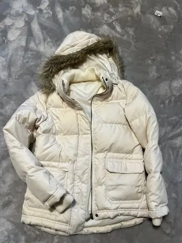 UNIQLO 화이트 다운 90% M 사이즈