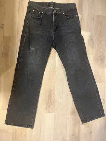 다크 그레이 스트레이트 청바지