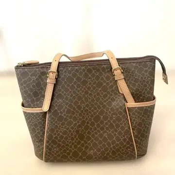 NINA RICCI 브라운 크로커다일 패턴 토트백