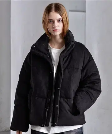 볼륨 하이넥 숏 패딩 자켓