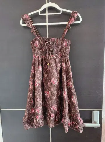 LIZLISA 리즈리사 꽃무늬 브라운 프릴 미니 원피스