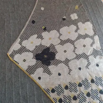 numer 꽃무늬 스톨 대형 베이지