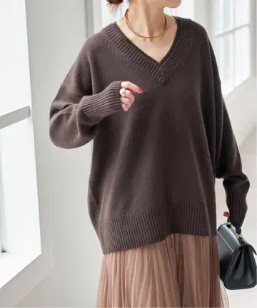 스픽앤스팬 울 캐시미어 V넥 니트