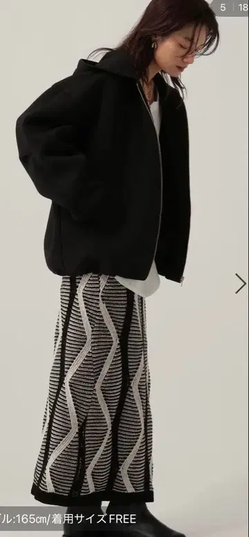 [미사용 새상품] Elura 몰 야운 자카드 스커트