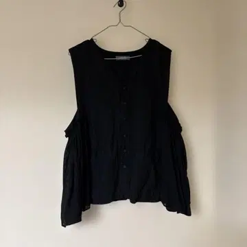 [nestRobe] 블랙 린넨 사이드 거즈 베스트