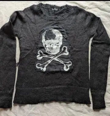 PEACE NOW 스컬 프린트 긴팔 니트