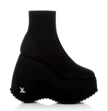 YELLO TOKYO BLACK PLATFORM SHORT BOOTS M