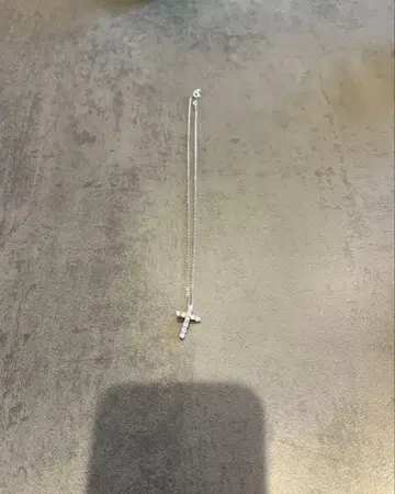 실버 크로스형 목걸이