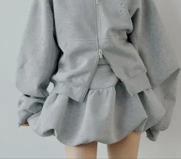 CHICO [ 셋업 가능 ] 맨투맨 벌룬 미니 스커트