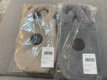 스타벅스 홀리데이 2025 보틀 숄더백 퍼 그레이 베이지