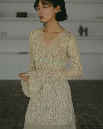 ameri vintage COMBINATION LACE TOP 아이보리