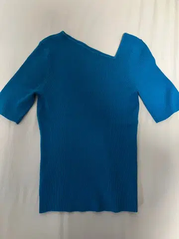 LILY BROWN 블루 V넥 반팔 니트