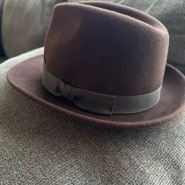 브라운 양 펠트 햇 그레이 리본