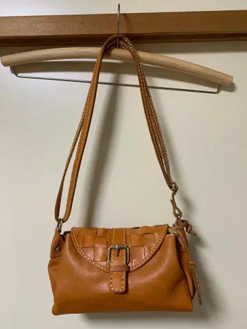 주케로 가죽 숄더백 2way 사선 크로스백 뜨개질 디자인 새상품급