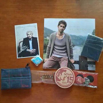 사인 포함 엽서와 특별 북 세트