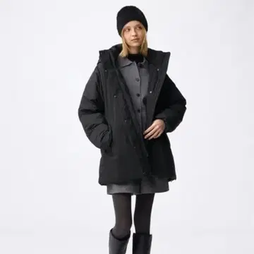 GU 웜 패디드 스티치리스 코트 블랙