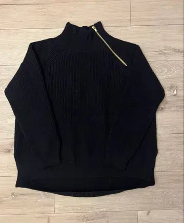 MACPHEE 맥피 네이비 니트