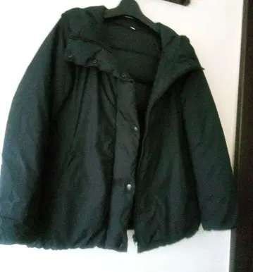 무인 후드 부착 블랙 다운 자켓 M