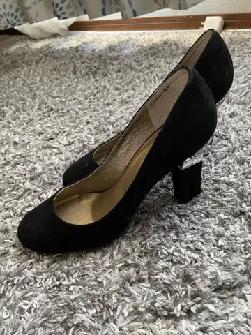 POND SIDE 블랙 하이힐