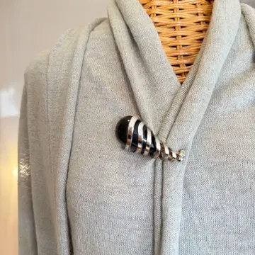 CUSHKA 쿠슈카의 멋진 브로치