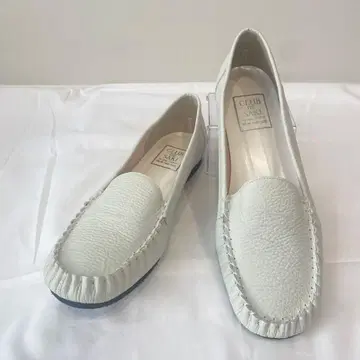 [ 미사용급 ] CLUB DE SAKI 모카신 로퍼 25 화이트