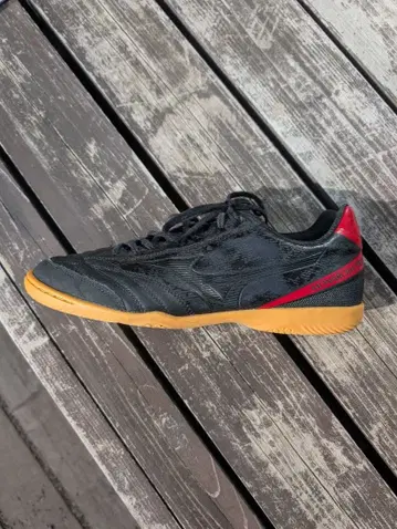 미즈노 모나르시다 네오 27cm 발볼 넓은 경량 축구 풋살 트레이닝화