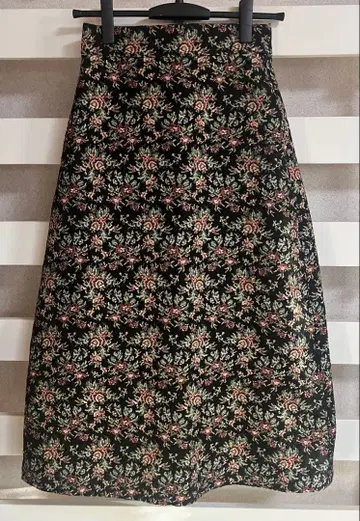 꽃무늬 타이트 스커트 밴딩 포함