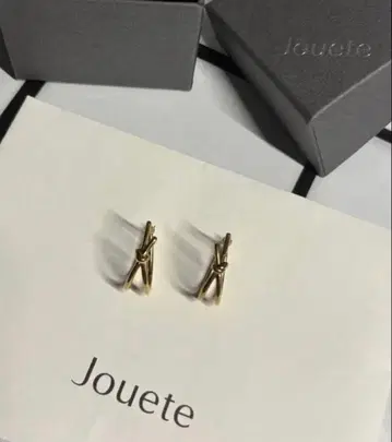 Jouete 골드 노트 귀걸이 박스 있음