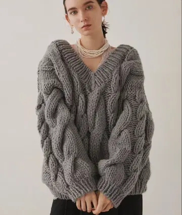 la belle Etude 라벨에튀드 볼륨 케이블 V넥 니트