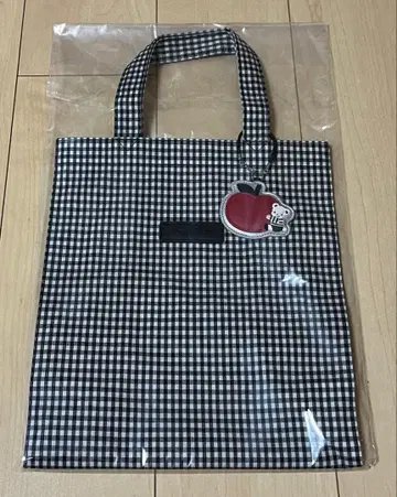 미사용 새상품 파밀리아 체크 무늬 블랙 토트백 애플 참 부착