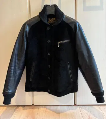 Y2 LEATHER 가죽 바시티 자켓 38 블랙 아워드 자켓