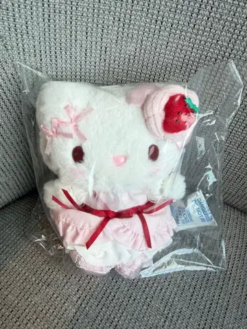 산리오 딸기 휘핑 케이크 시리즈 마스코트 백참 헬로키티