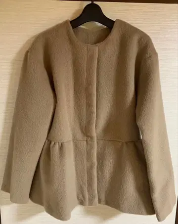 피에르 노카라 페플럼 샤기 코트