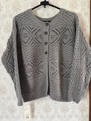 [ 새상품 ] 사만사 모스모스 SM2 전후착 가로 편직 가디건 GY